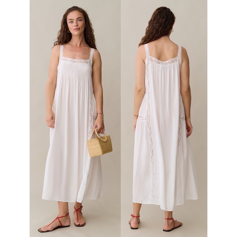 NWT Kourt Lucinda Pintuck Bodice Lace Detail Maxi Dress in White - Size Medium